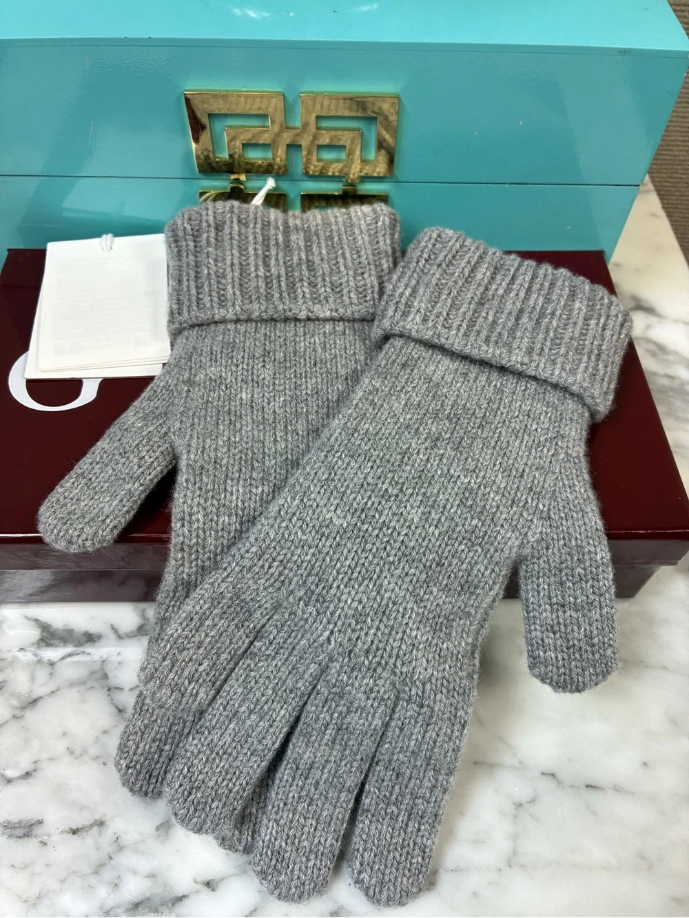 Gucci Cashmere & Wool Size Small Grey Gloves - $345 Retail NWT & Box